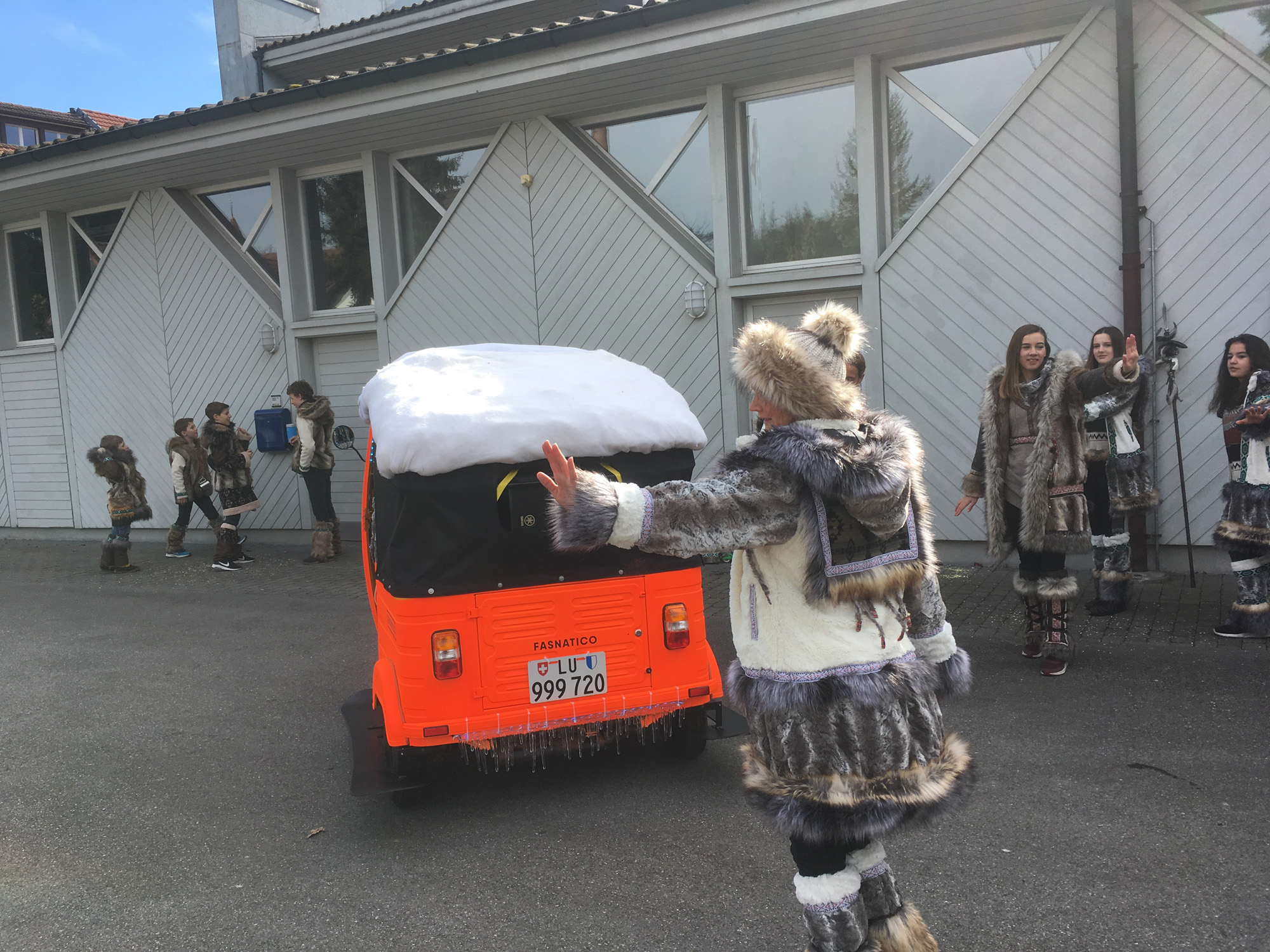 Aufwärmen für den Umzug in Beromünster